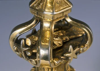 Detalj av en kalk med figuren av Johannes av Nepomuks döda kropp, 1727-30 silver